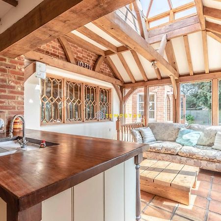 Chestnut Cottage - Stunning Countryside Views! Parking, 4 Bed, 3 Bathrooms White Waltham Extérieur photo