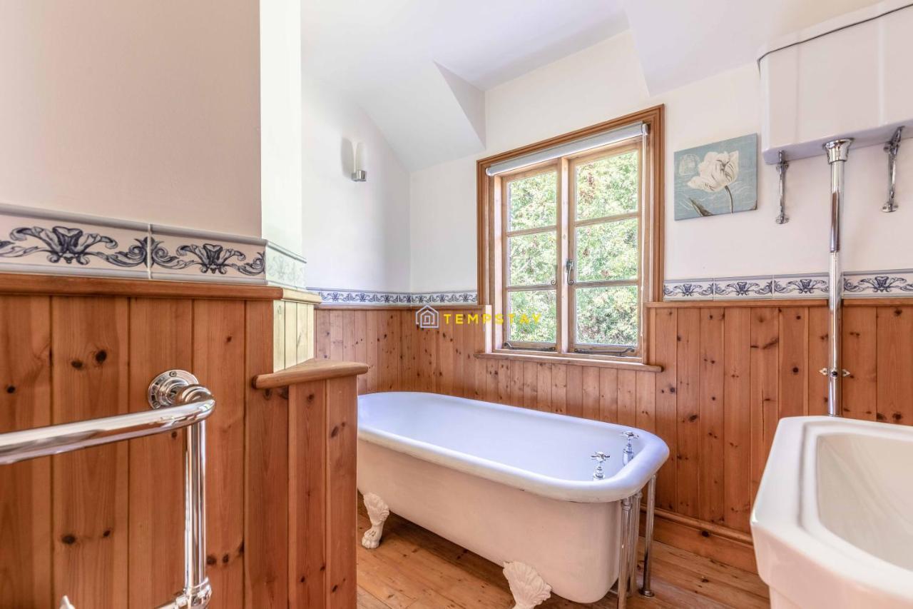 Chestnut Cottage - Stunning Countryside Views! Parking, 4 Bed, 3 Bathrooms White Waltham Extérieur photo