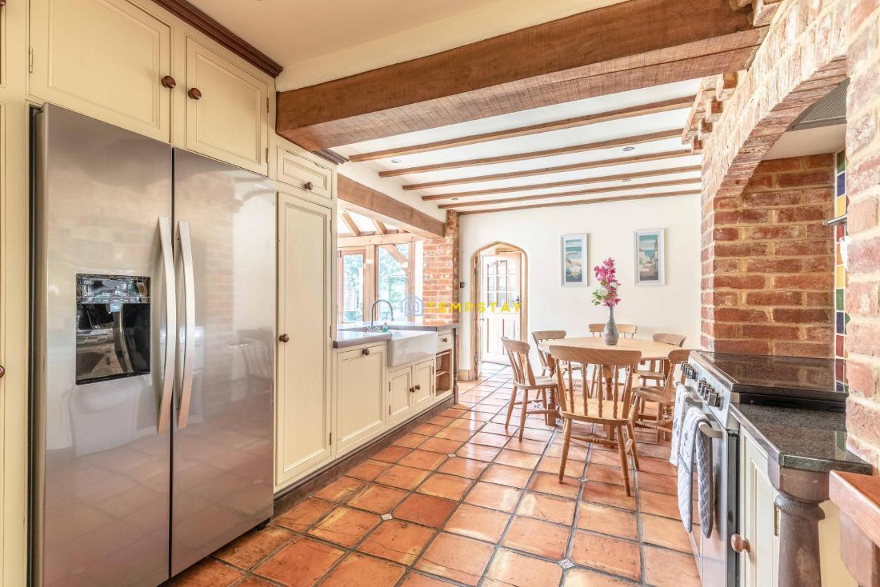 Chestnut Cottage - Stunning Countryside Views! Parking, 4 Bed, 3 Bathrooms White Waltham Extérieur photo